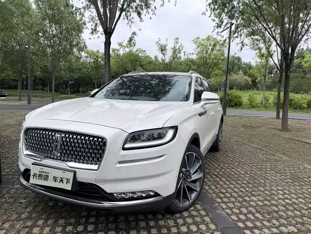 Lincoln Nautilus 2021