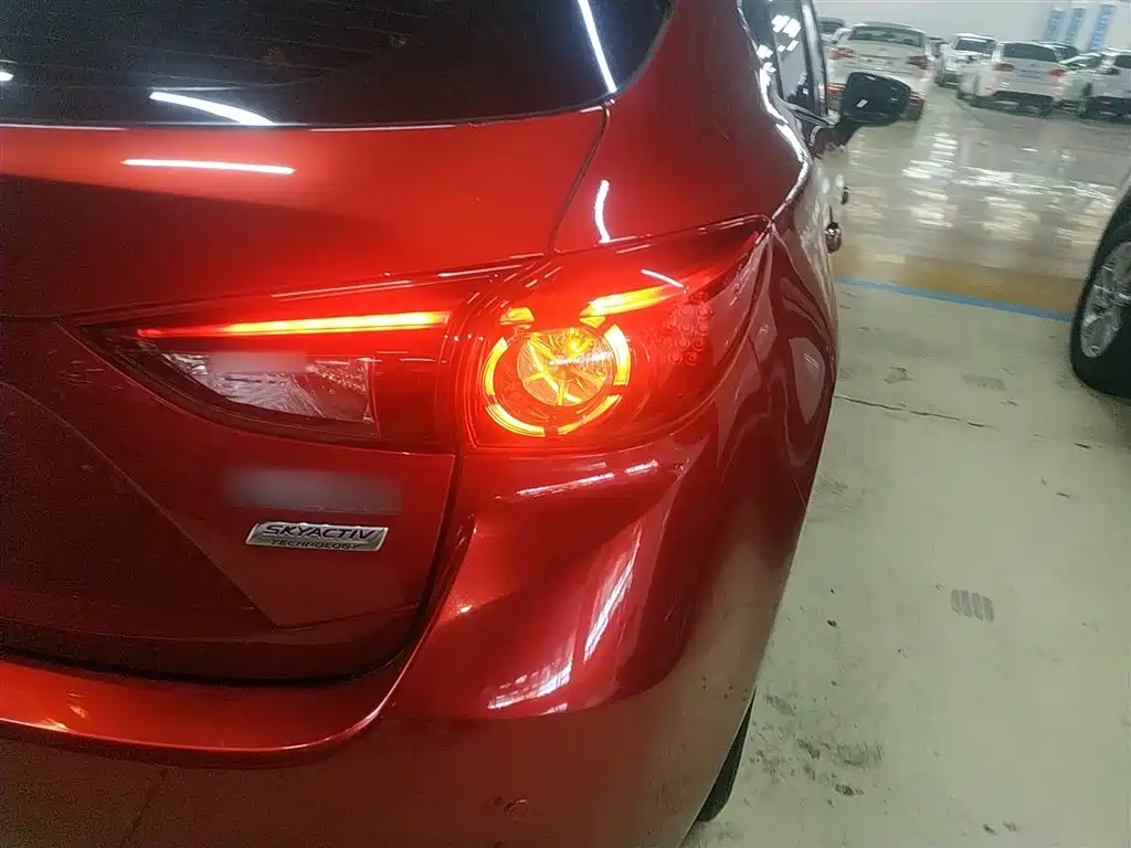 Mazda 3 Axela 2017 — фото 8