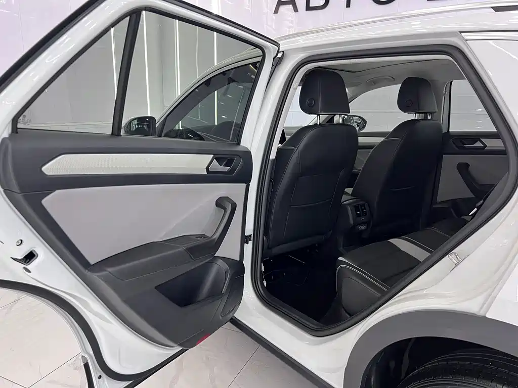 Volkswagen T-Roc 2024 — фото 14