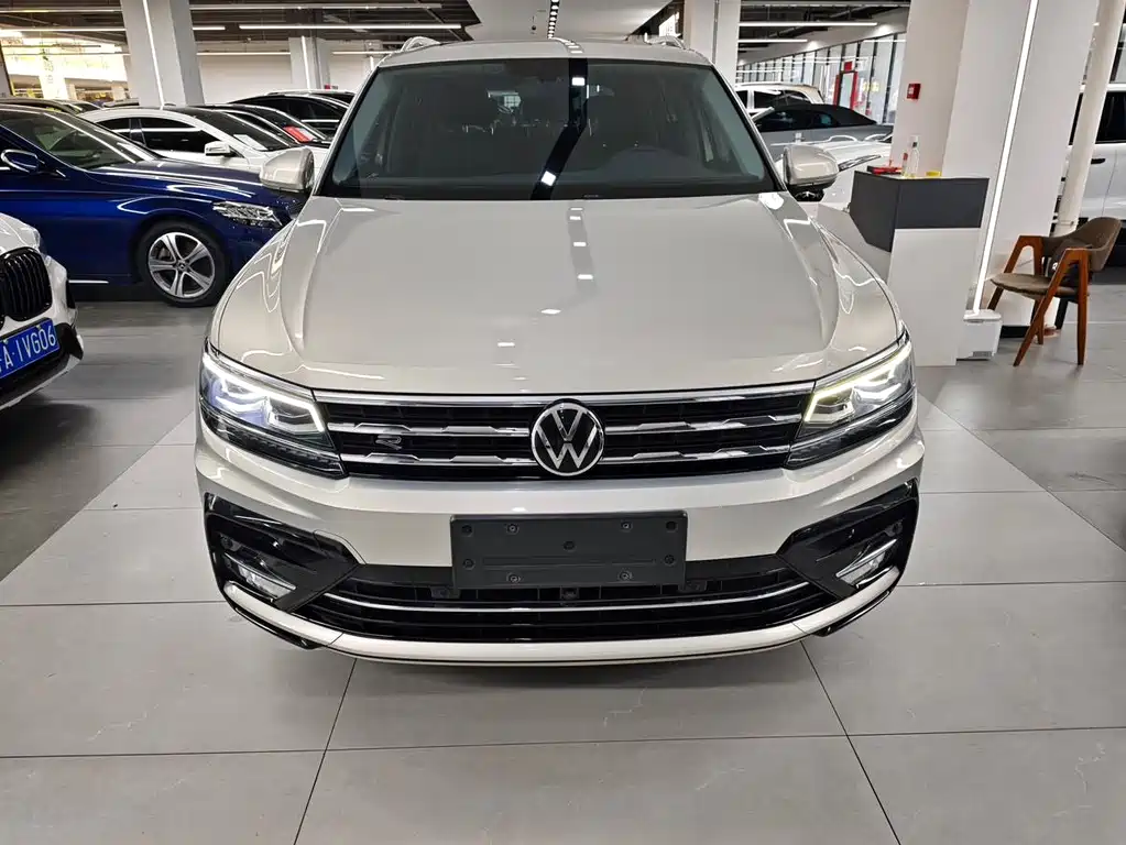 Volkswagen Tiguan L 2021 — фото 2