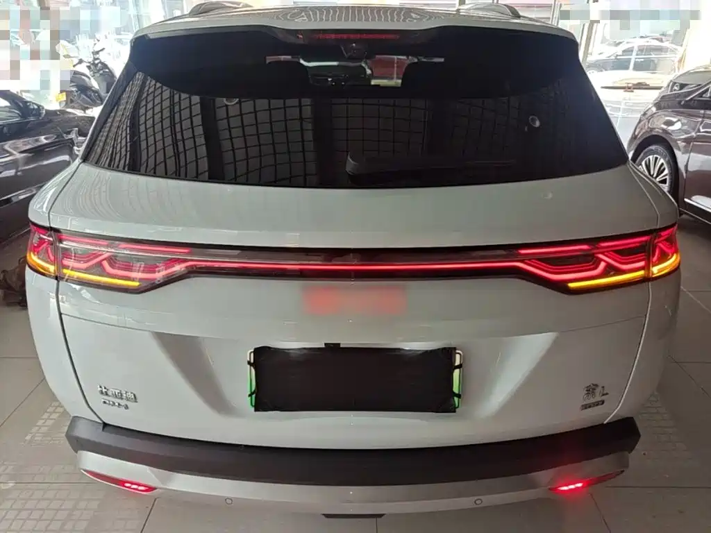 BYD Song L DM-i 2025 — фото 6