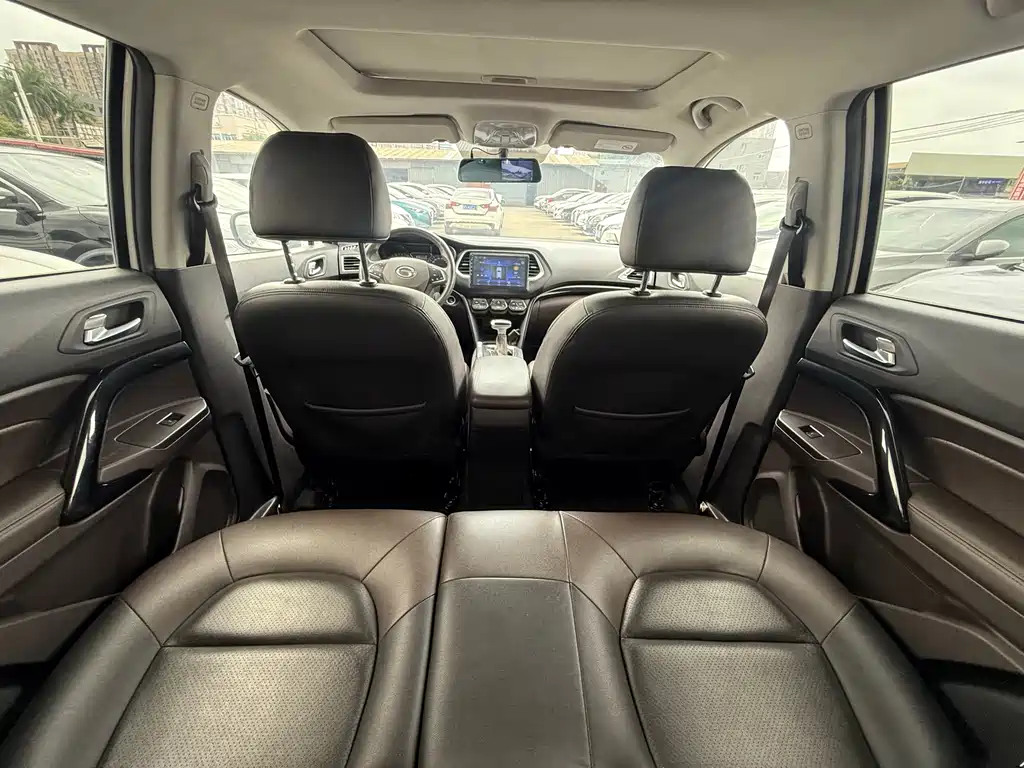 GAC Trumpchi GS4 2015 — фото 8