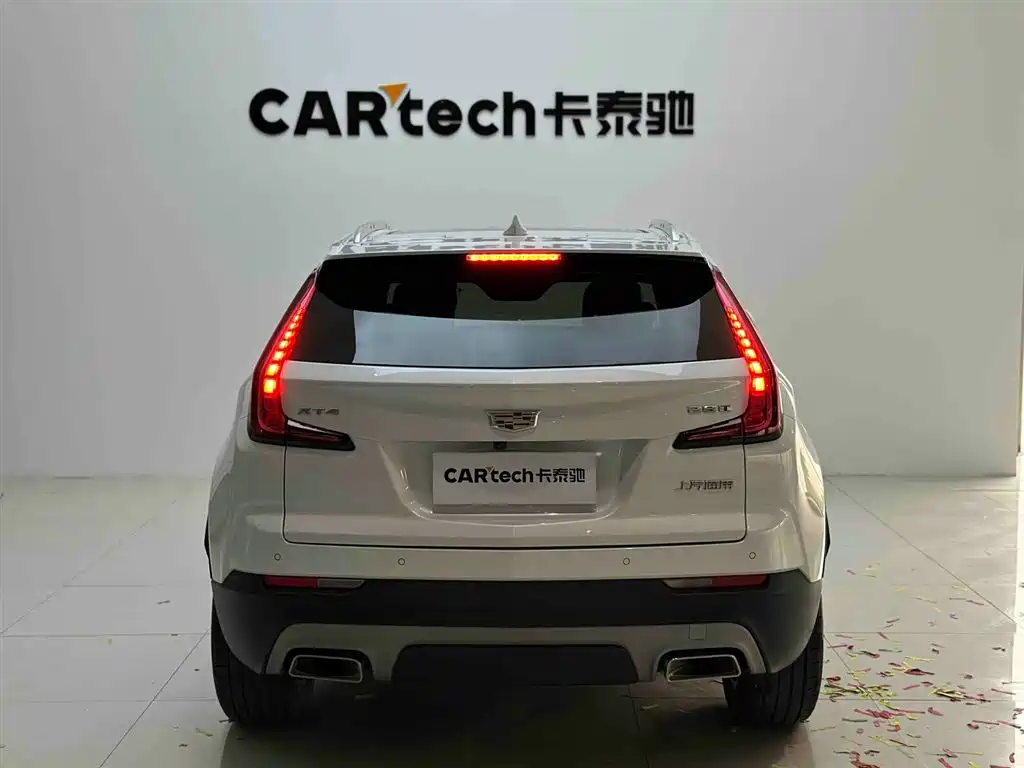 Cadillac XT4 2022 — фото 3