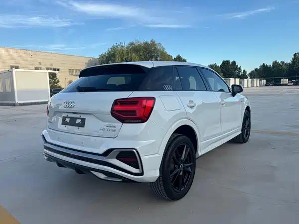 Audi Q2L 2023