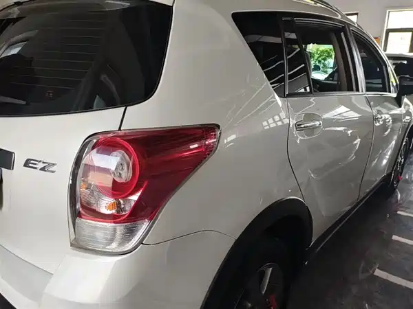 Toyota Yizhi 2015