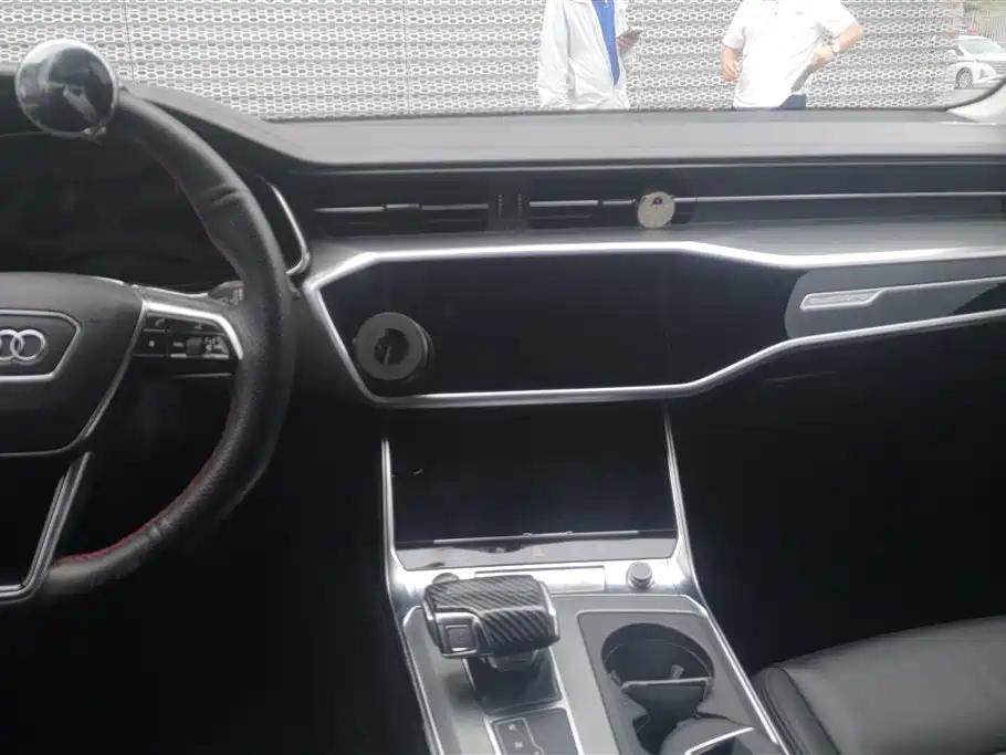 Audi A6 2021 — фото 13