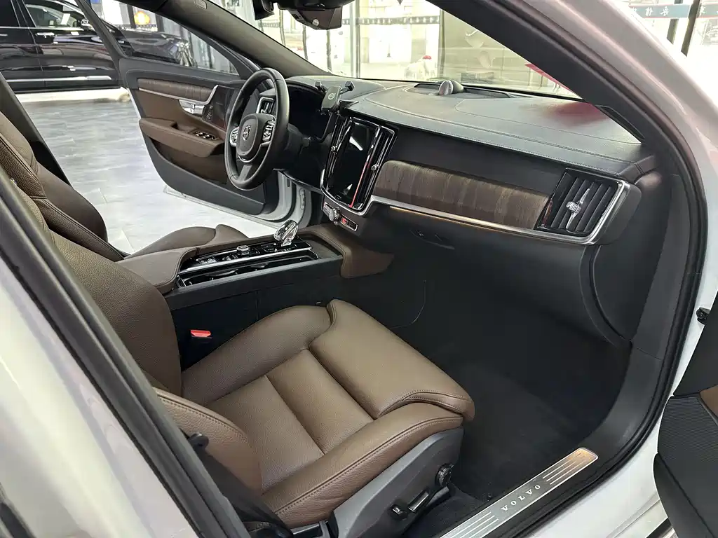 Volvo S90 2021 — фото 13