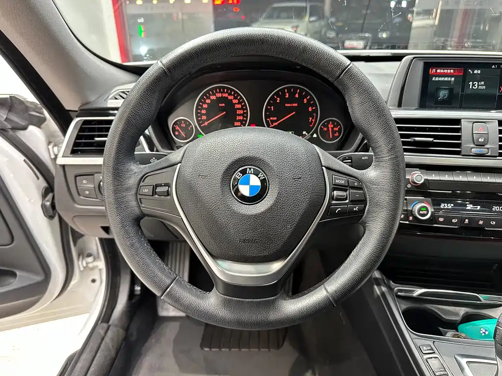 BMW 3 Series GT 2018 — фото 16