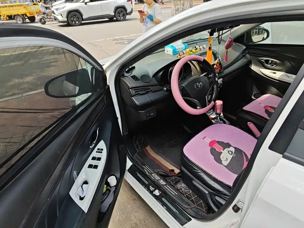 Toyota Yaris L 2014 — фото 13