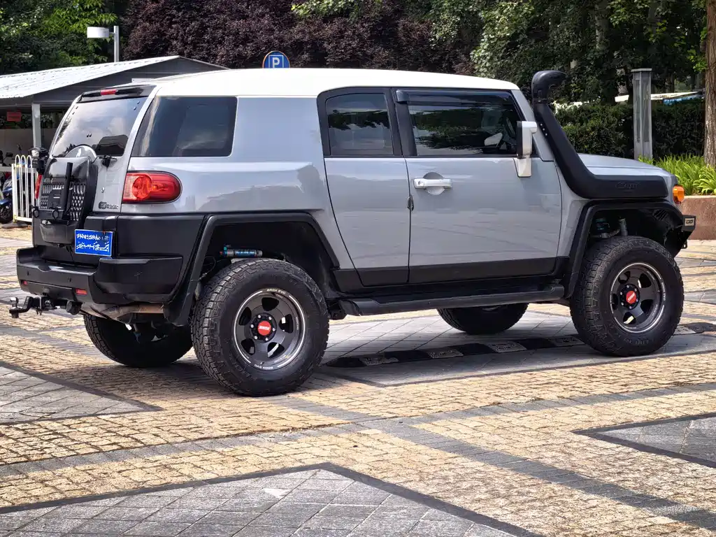 Toyota FJ Cruiser 2019 — фото 8