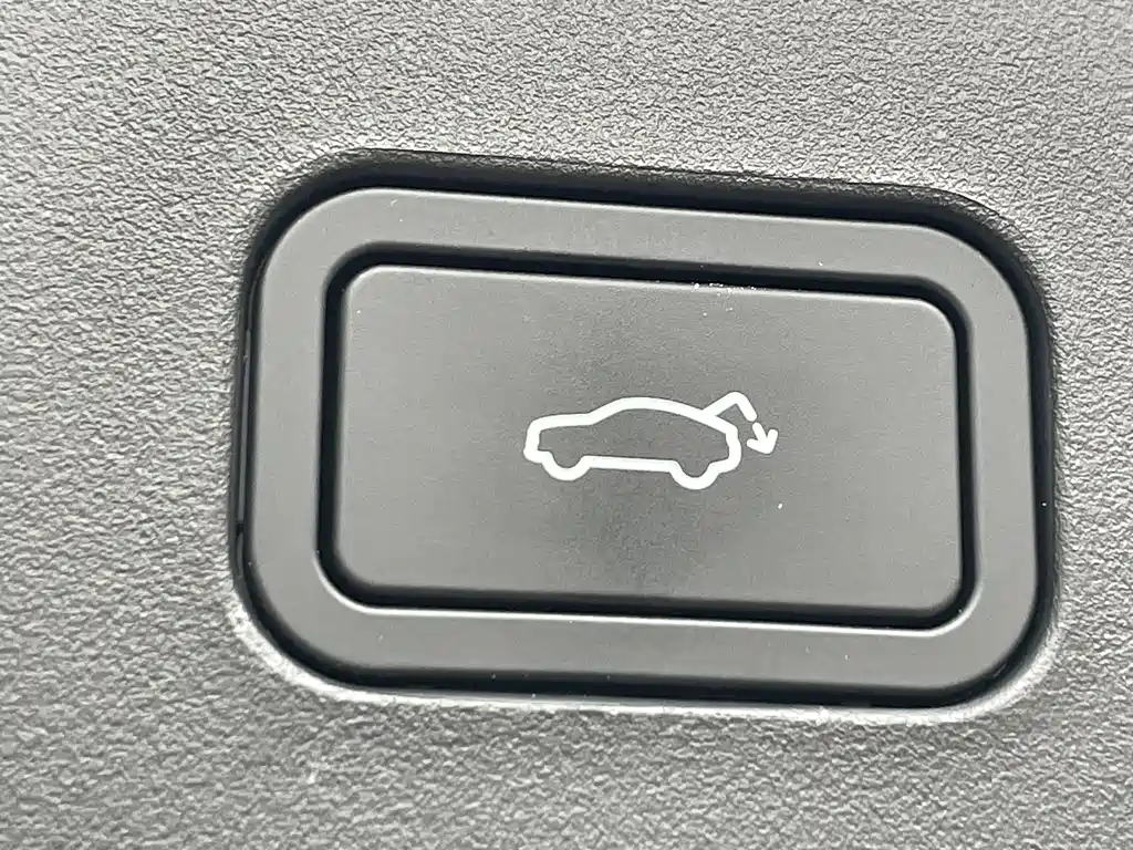 Volvo XC70 PHEV 2025 — фото 6