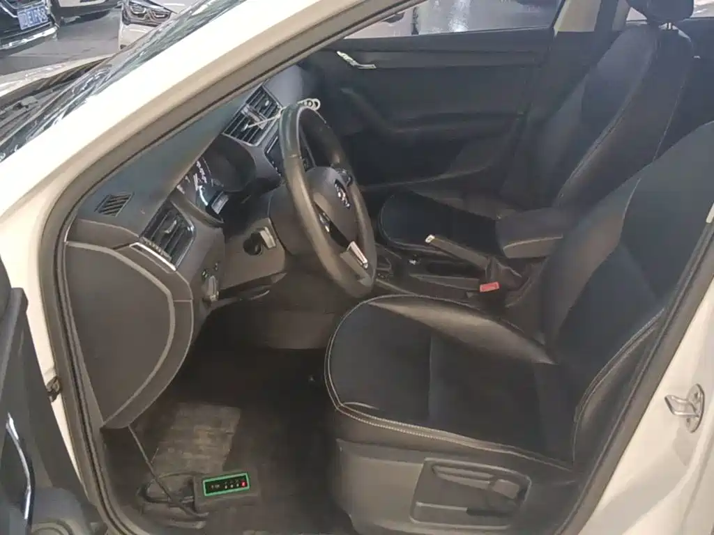 Skoda Octavia 2017 — фото 15
