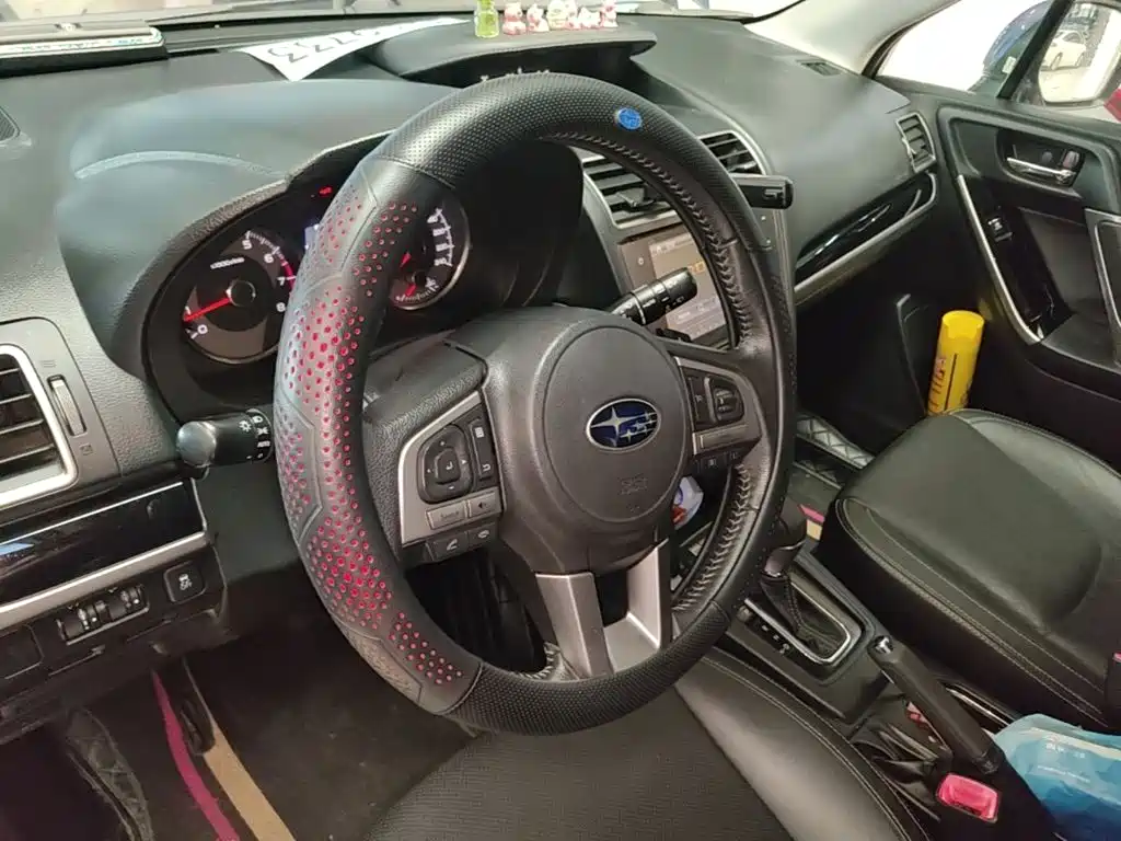 Subaru Forester 2017 — фото 11