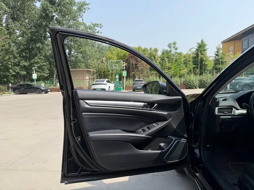 Honda Accord 2019 — фото 11