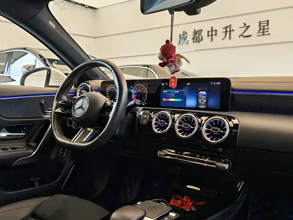Mercedes-Benz A-Class 2023 — фото 14