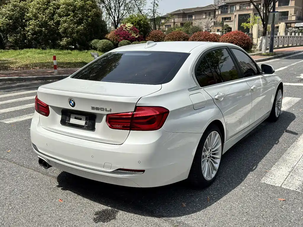 BMW 3 Series 2018 — фото 7