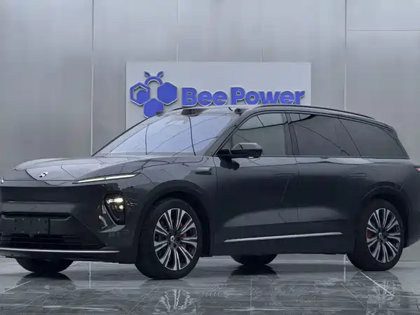 NIO ES8 2023