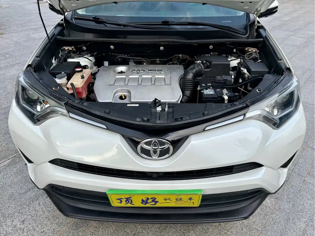 Toyota RAV4 2017 — фото 17