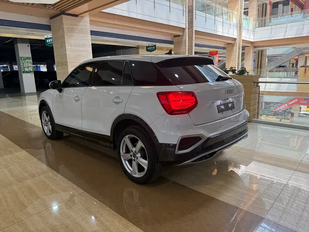 Audi Q2L 2023