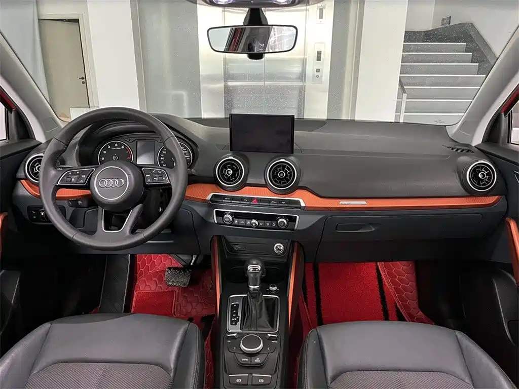 Audi Q2L 2019