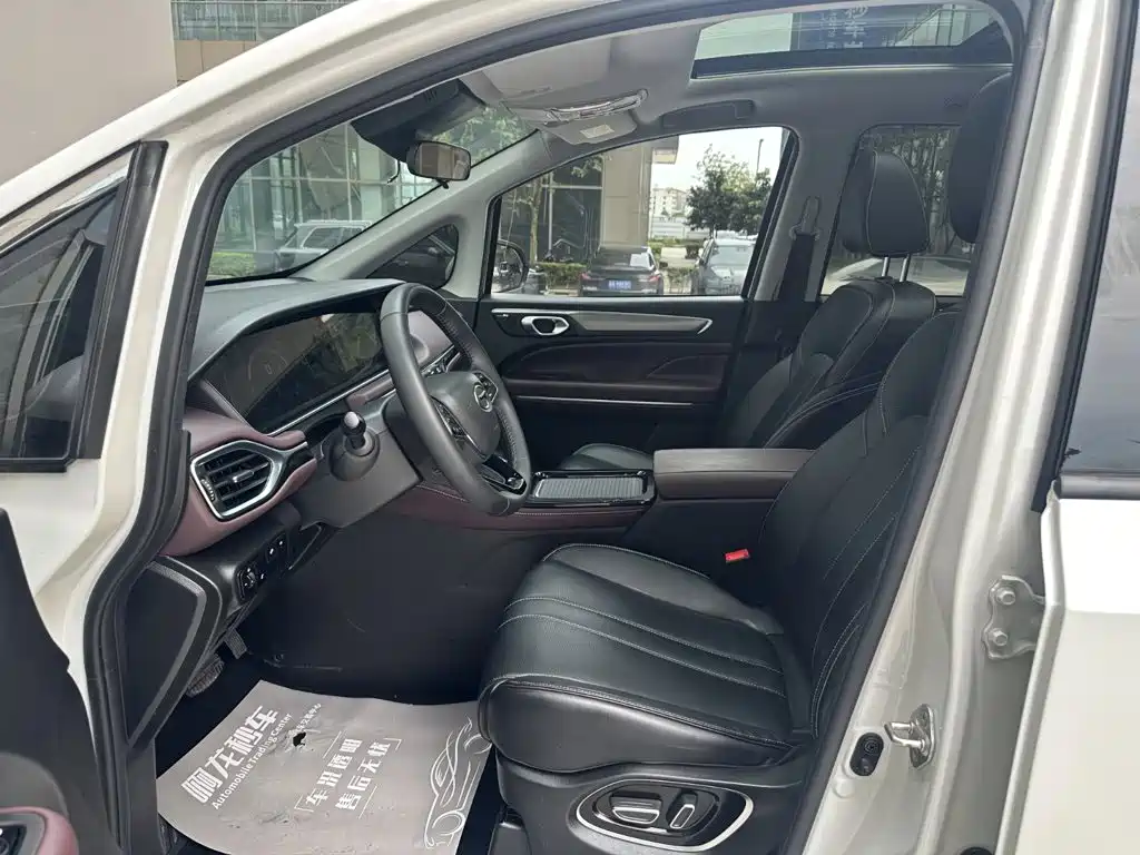 GAC Trumpchi M6 2024 — фото 11