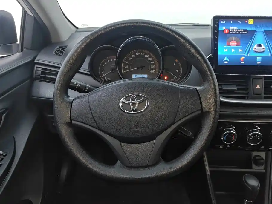 Toyota Yaris L 2020 — фото 15