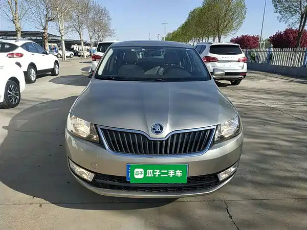 Skoda Rapid 2015