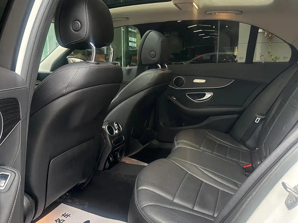 Mercedes-Benz C-Class 2021