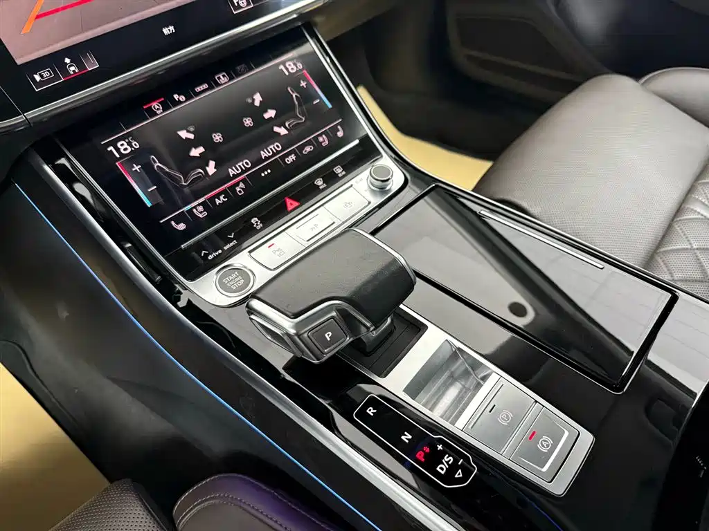 Audi A8 2023 — фото 14