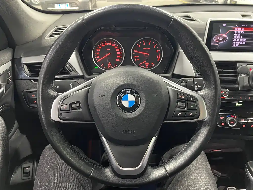 BMW X1 2017 — фото 19