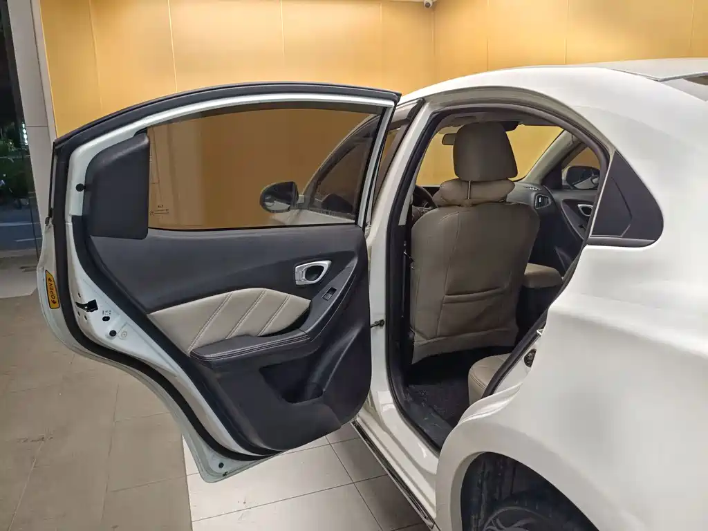GAC Trumpchi GA3S Vision 2015 — фото 19
