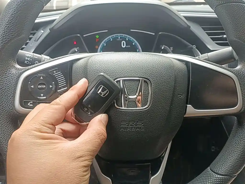 Honda Civic 2018 — фото 9