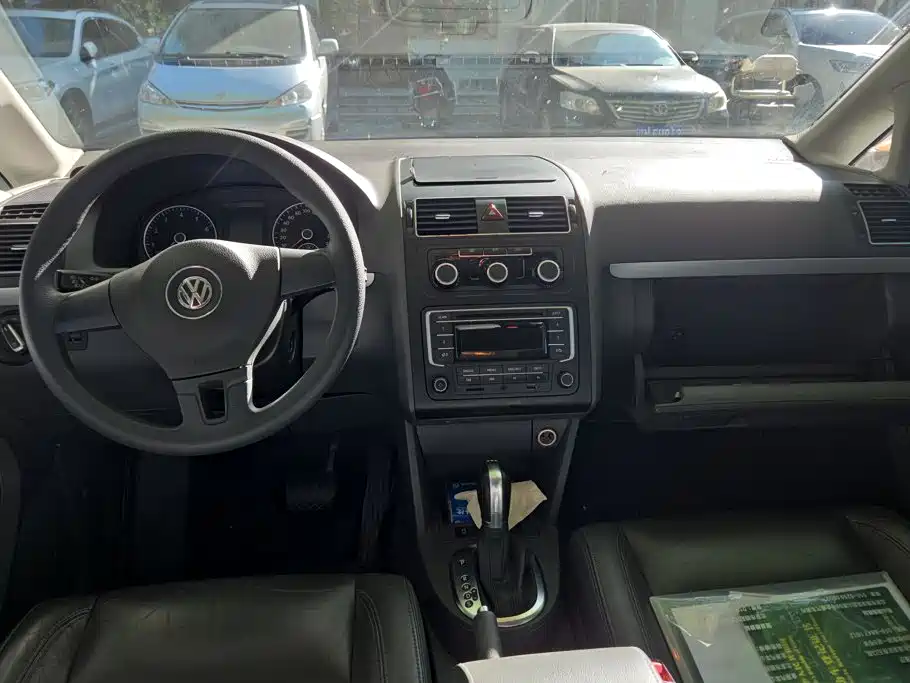 Volkswagen Touran 2016 — фото 12