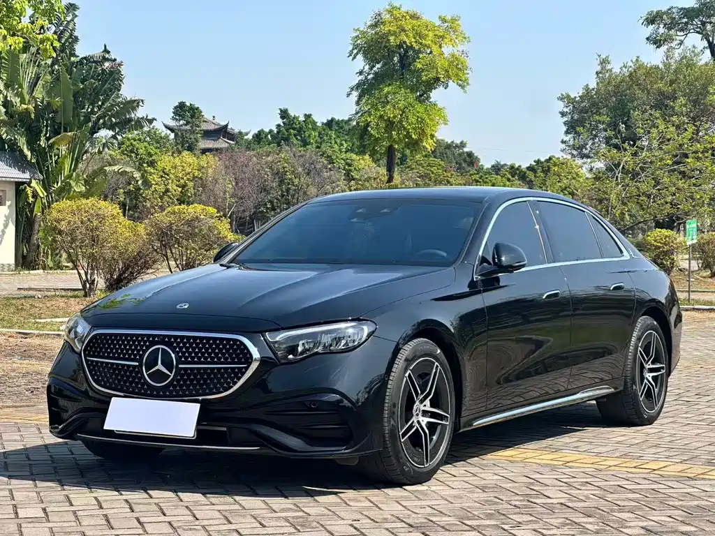 Mercedes-Benz E-Class 2025 — фото 1