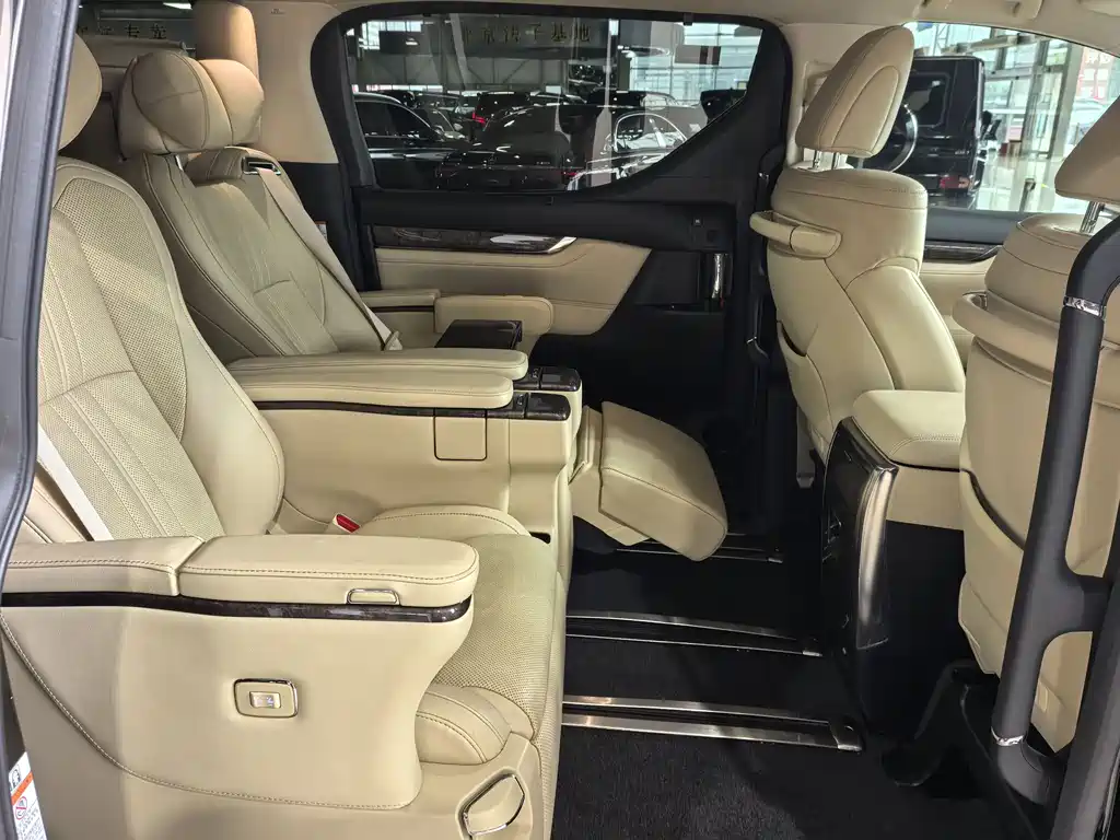 Toyota Alphard 2019 — фото 15