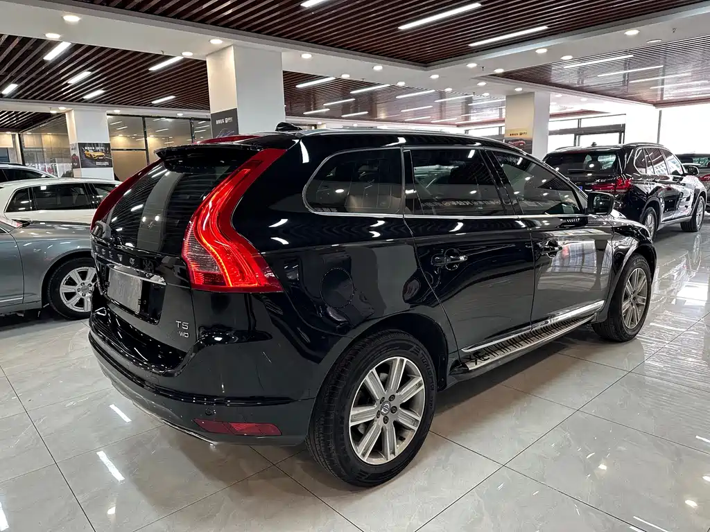 Volvo XC60 2016 — фото 6