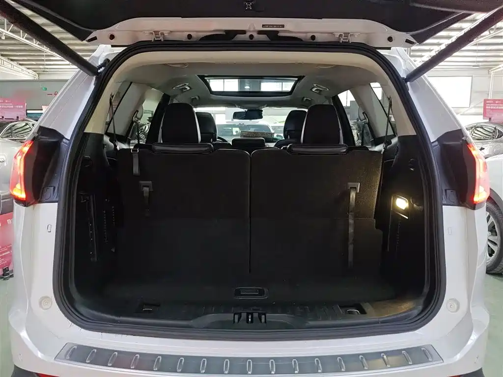 Ford Edge 2016 — фото 10