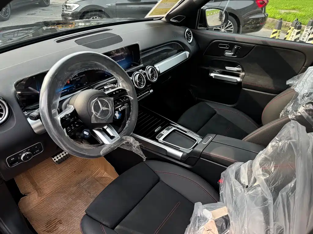 Mercedes-Benz GLB AMG 2026