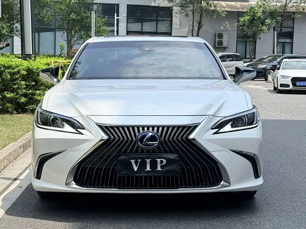 Lexus ES 2020 — фото 2
