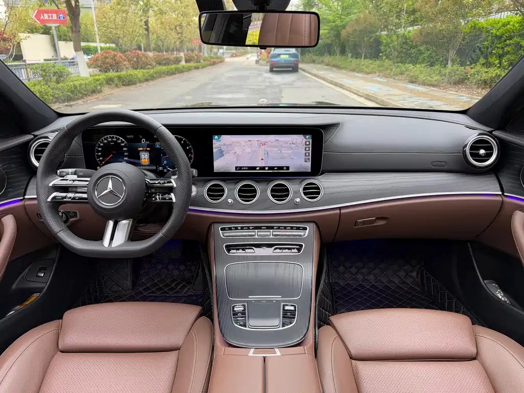 Mercedes-Benz E-Class 2023 — фото 13