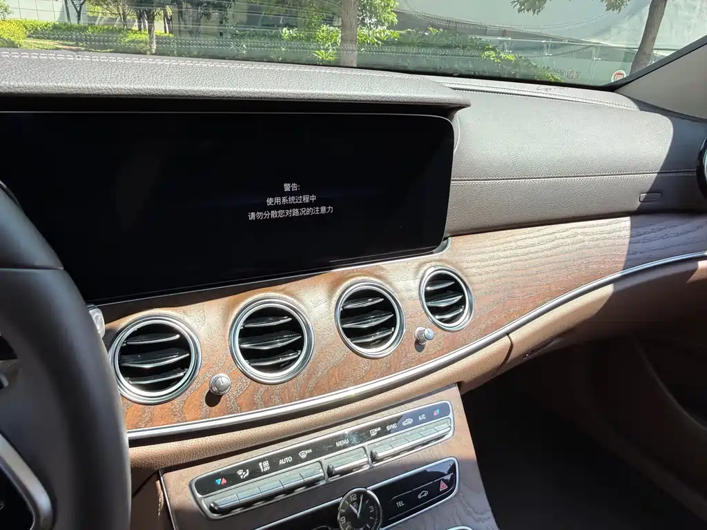 Mercedes-Benz E-Class 2020 — фото 24
