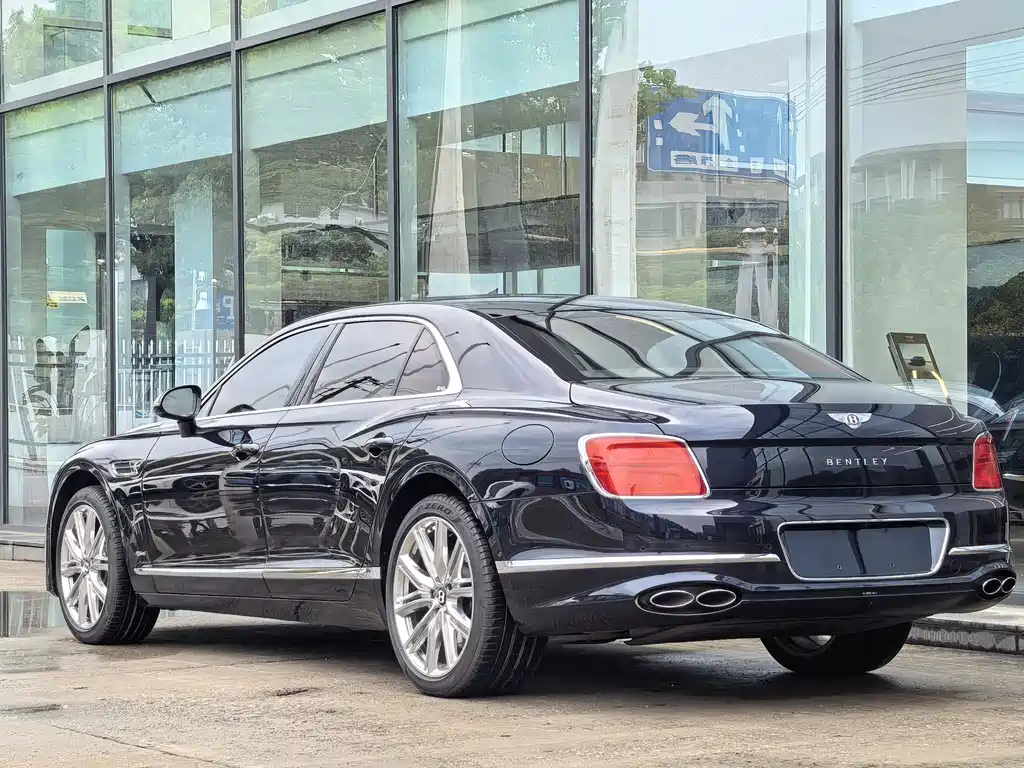 Bentley Flying Spur PHEV 2022 — фото 4