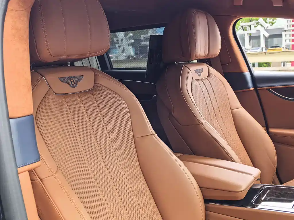 Bentley Flying Spur PHEV 2022 — фото 9