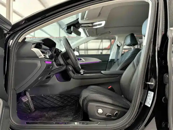 Hongqi H5 2023