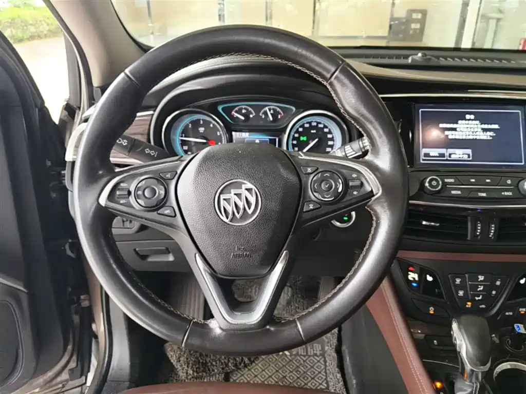 Buick Envision Plus 2017 — фото 11
