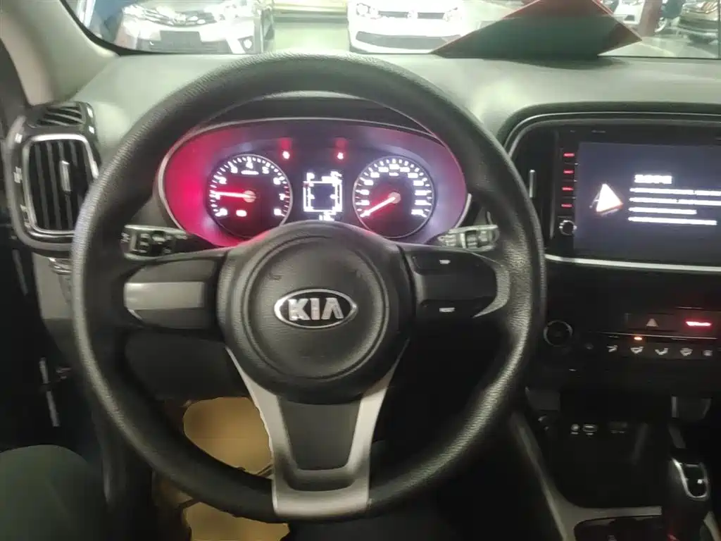 Kia KX3 2016 — фото 11