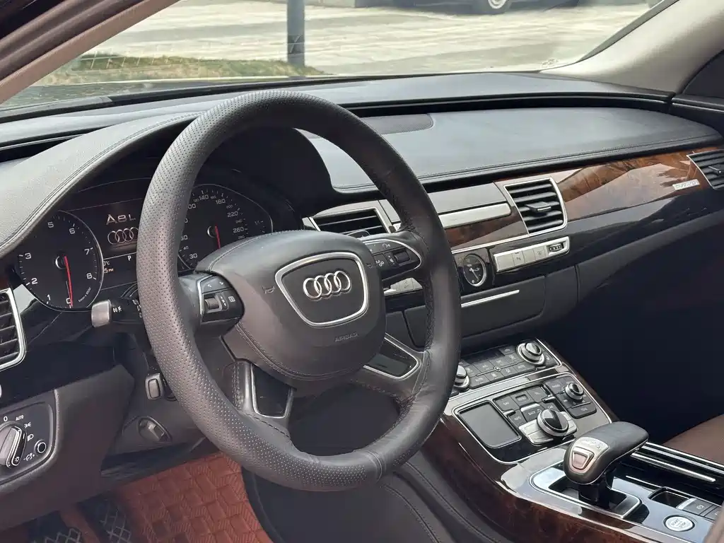 Audi A8 2016 — фото 14