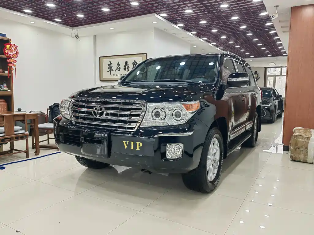Toyota Land Cruiser 2015 — фото 1