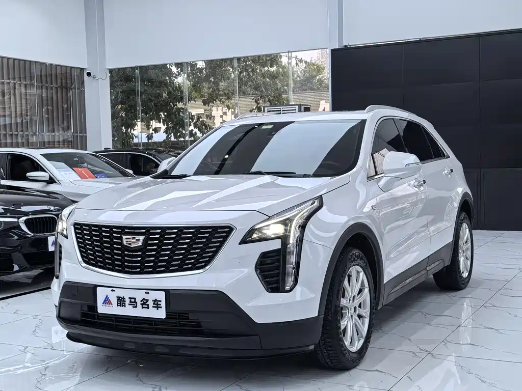 Cadillac XT4 2021 — фото 1