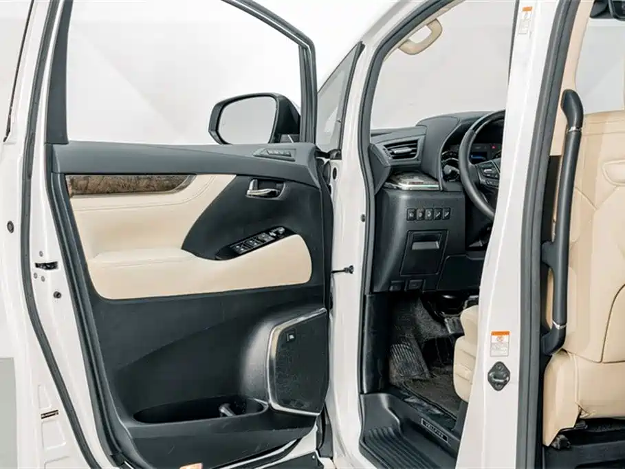 Toyota Vellfire 2019 — фото 17
